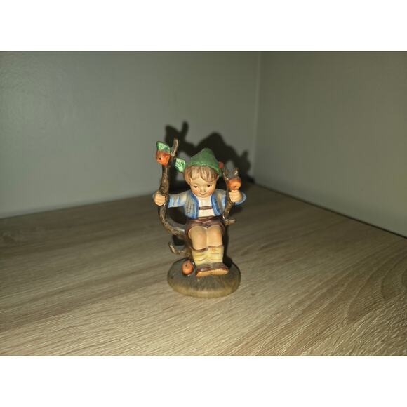 HUMMEL GOEBEL Figurine #142 3/0 TMK-2 "Apple Tree Boy" GERMANY 1950s Vintage - Picture 1 of 7